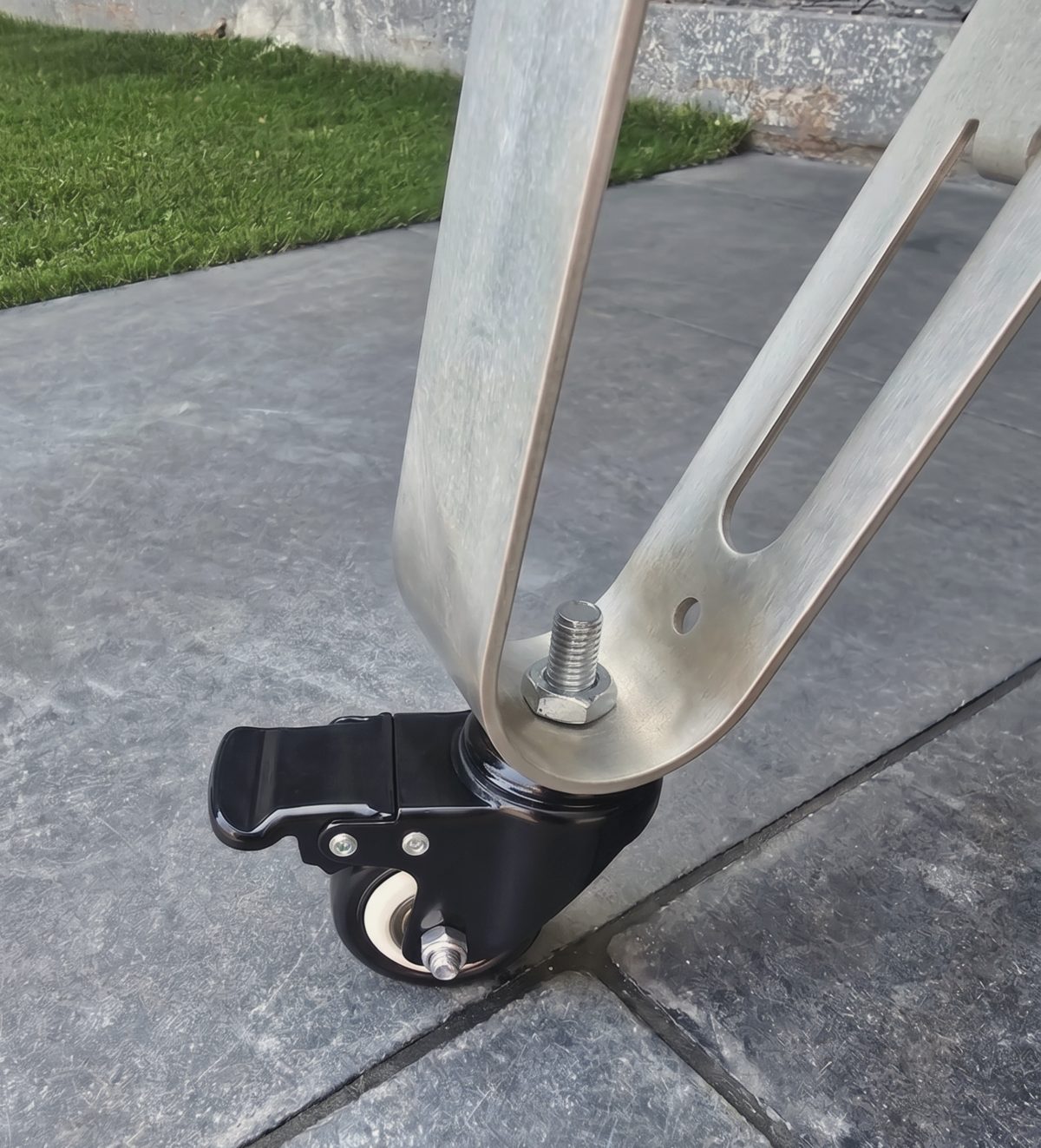 Locking castor fitted to a Weber Smokey Mountain leg